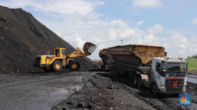 Indonesian industry opposes government's plan to drastically cut coal production